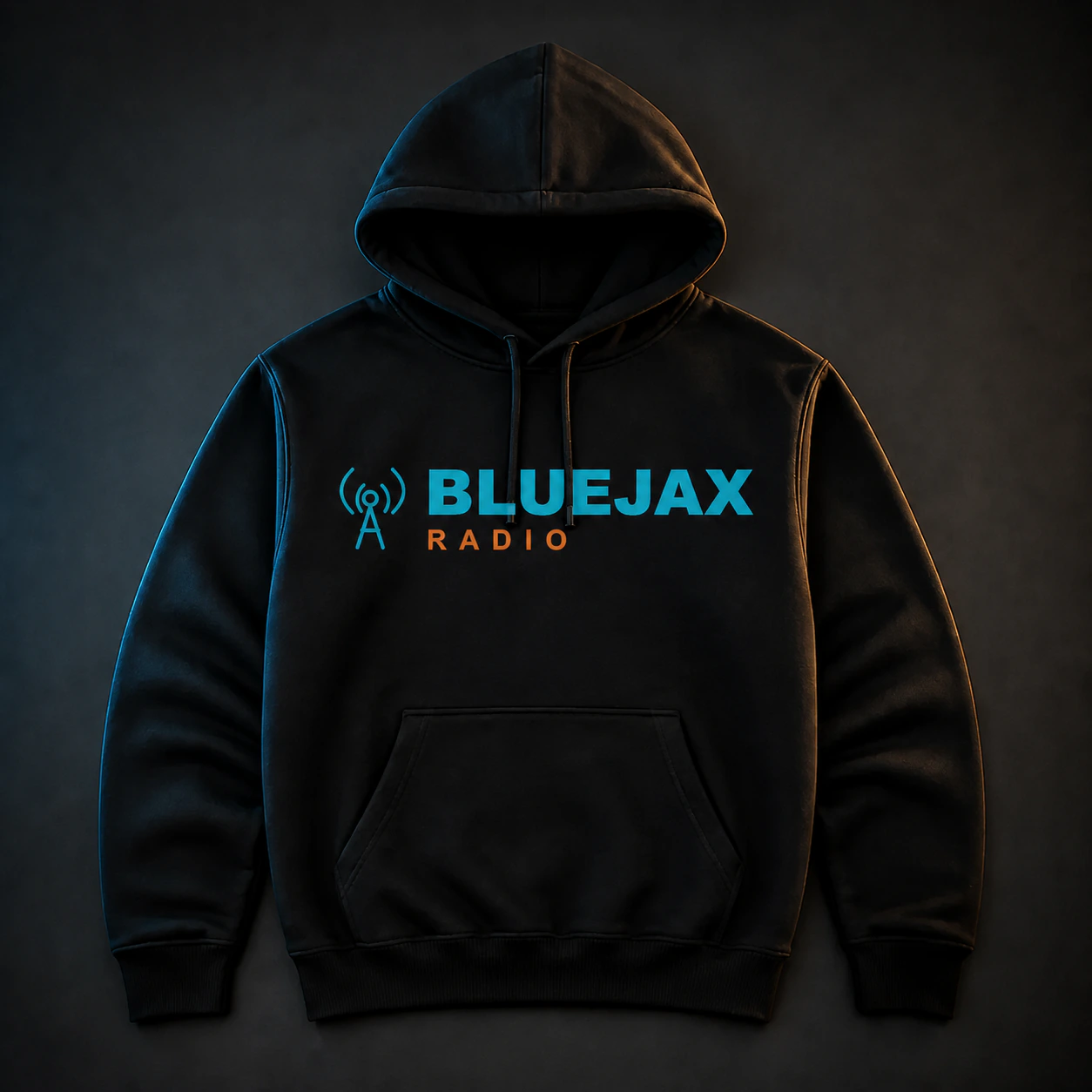 Vista frontal de sudadera negra BlueJax Radio
